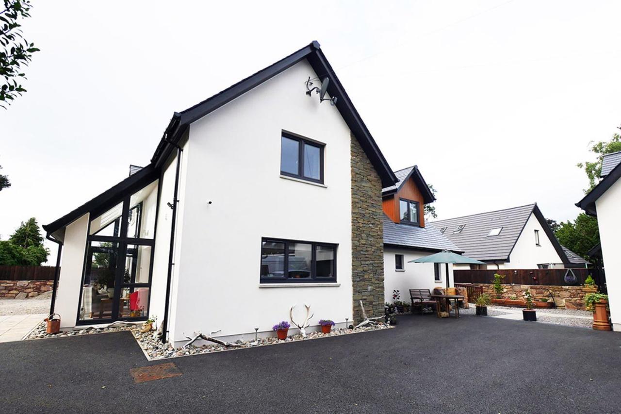 Pinewood Cottage Apartment & B&B Inverness Eksteriør billede